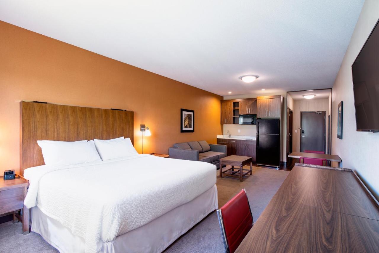 Four Points By Sheraton Grande Prairie Dış mekan fotoğraf