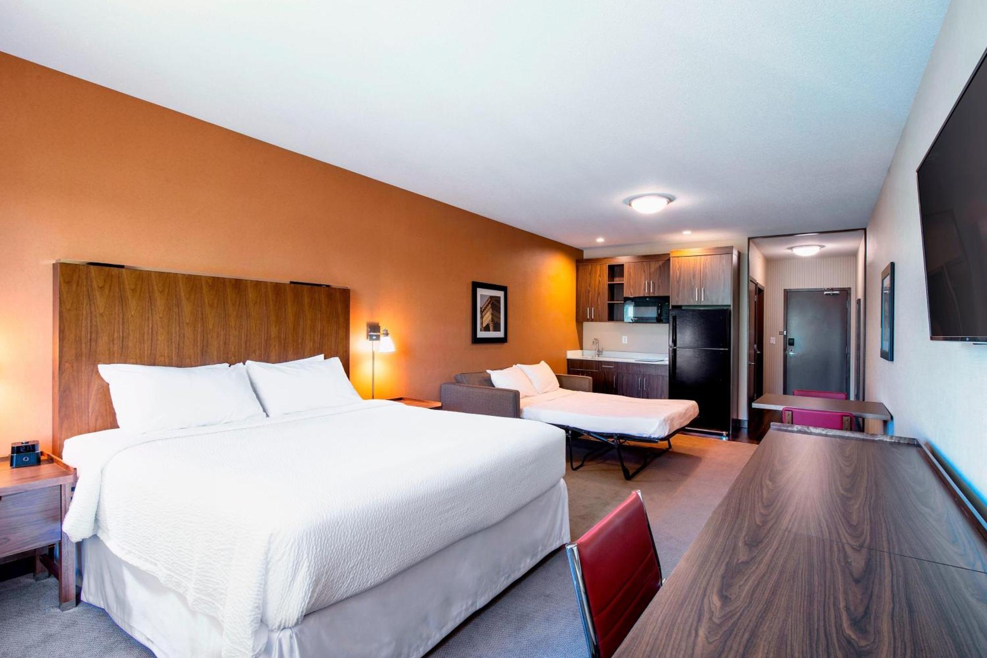 Four Points By Sheraton Grande Prairie Dış mekan fotoğraf