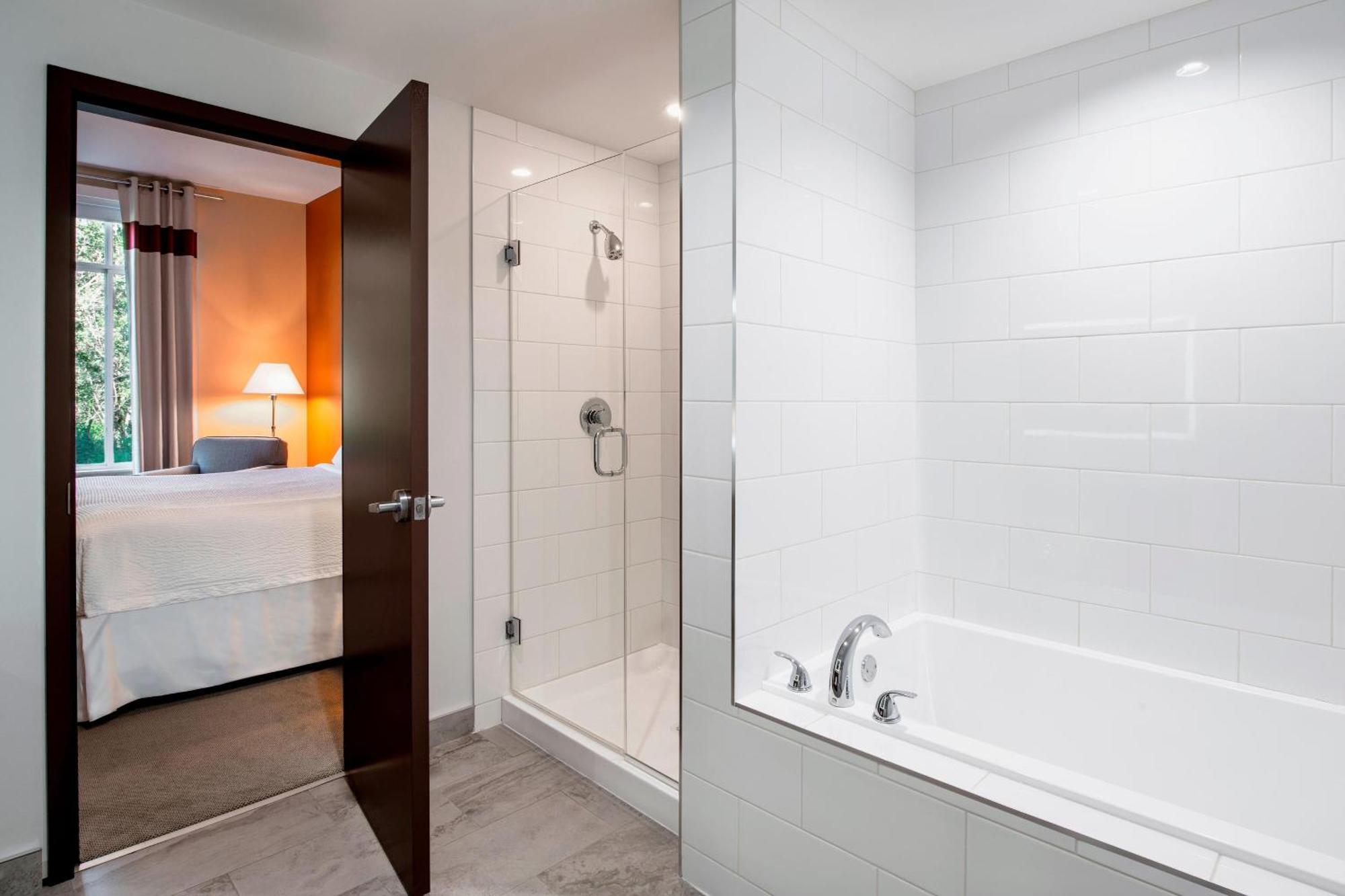 Four Points By Sheraton Grande Prairie Dış mekan fotoğraf