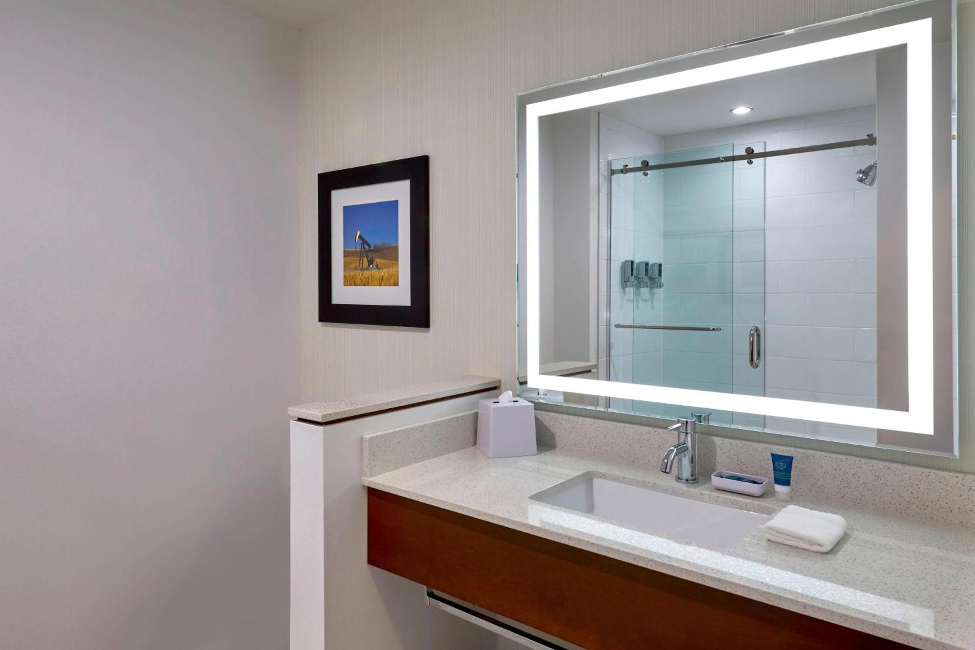 Four Points By Sheraton Grande Prairie Dış mekan fotoğraf